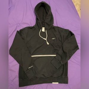 Nike Standard Issue Men’s Hoodie Sweatshirt